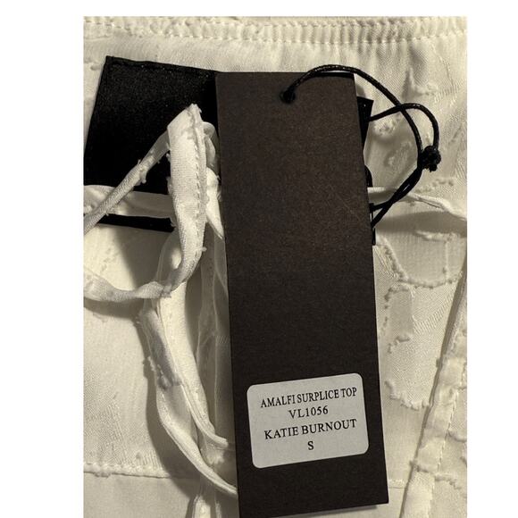 NEW Vacate The Label Women's White Floral Burnout Blouse Size Small NWT - Picture 4 of 8